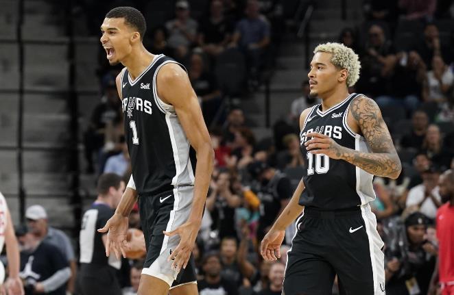 开云官网-火箭三喜临门！乌度卡+双前锋获最佳提名，申京无缘，马刺大赢家